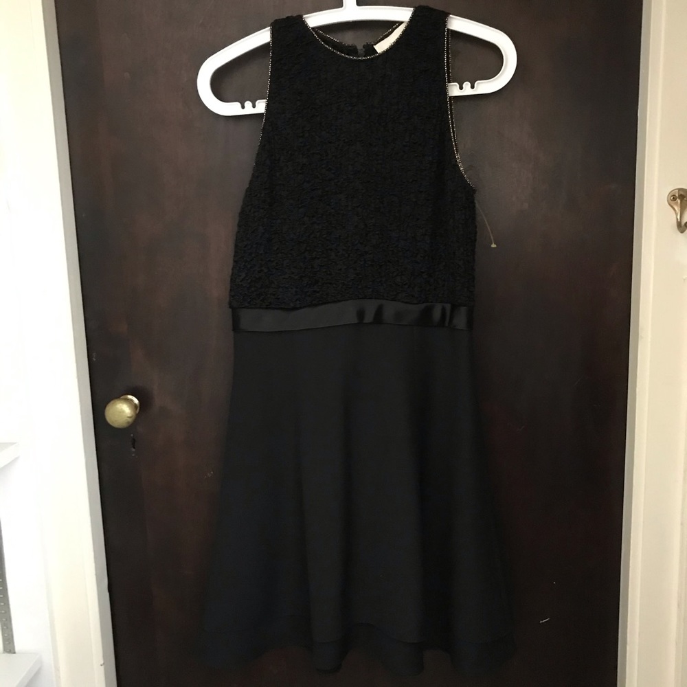 Cache Dress - Picture 2 of 4
